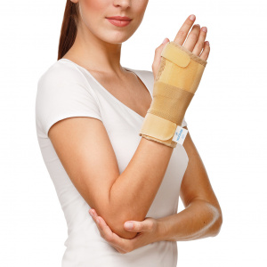 Купить  Бандаж на запястье Польза р.1 Арт.1411 фиксир с шиной (беж)