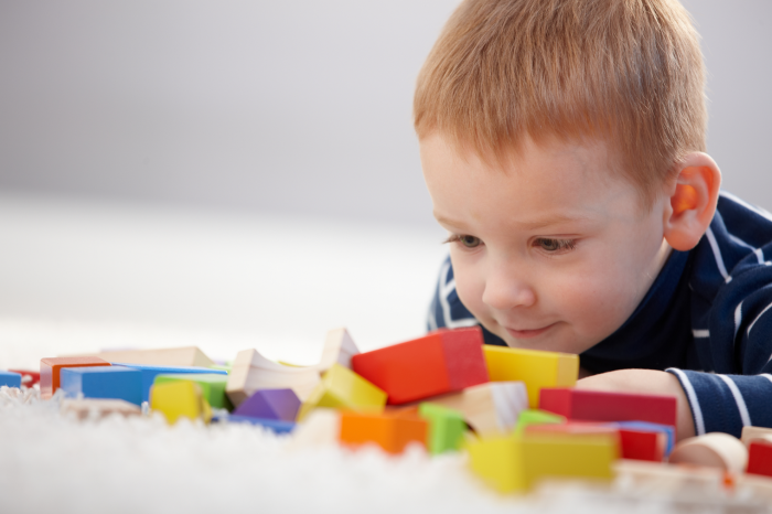 Что такое аутизм: признаки и лечение у детей