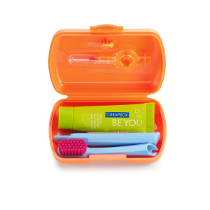 Curaproxs Be You набор дорожный в оранжевом боксе: щетка зубная складная, паста, набор межзубных ершиков с держателем Купить Curaproxs Be You набор дорожный в оранжевом боксе: щетка зубная складная, паста, набор межзубных ершиков с держателем