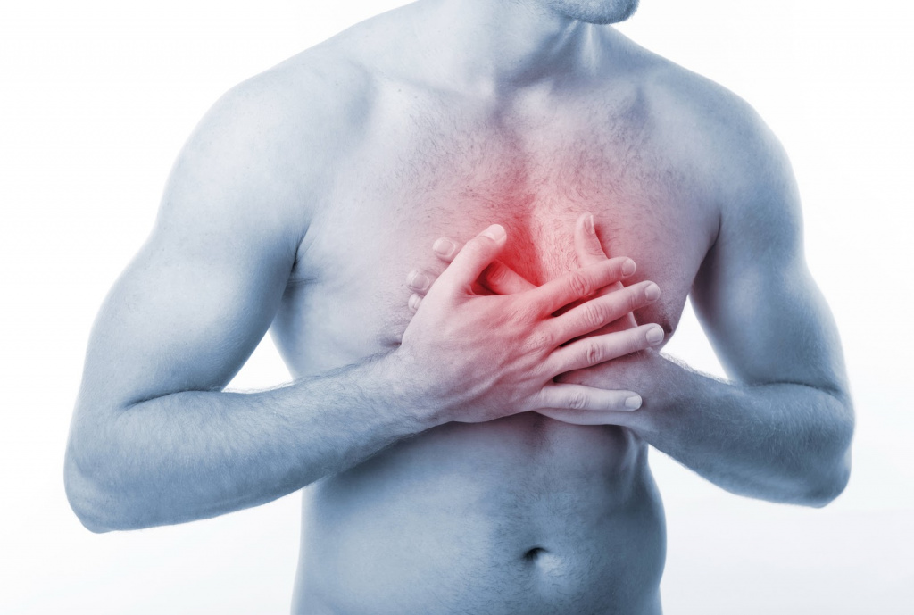 Боль в груди: причины, особенности лечения